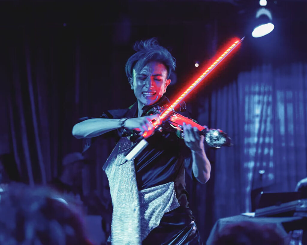 Yut EDM DJ Violinis